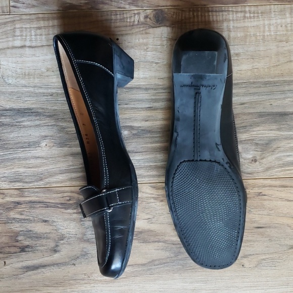Salvatore Ferragamo Size 7 - Picture 3 of 5